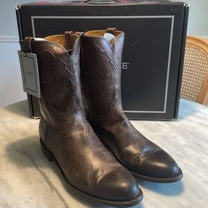NWT NEVER WORN. Lucchese Tanner boots in chocolate brown. Size 14D.